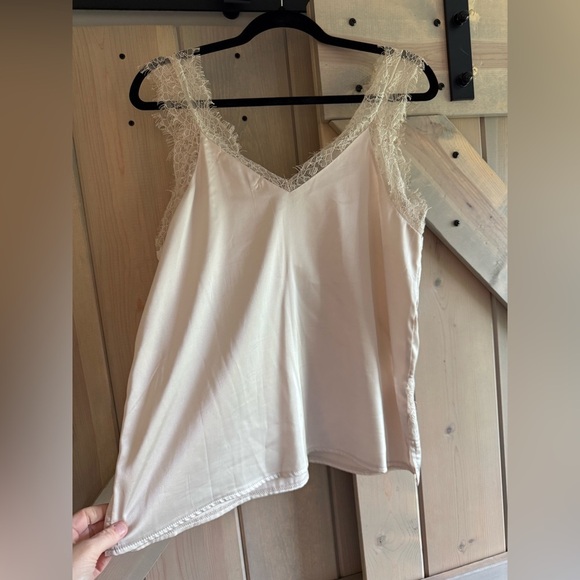 DO+BE Cream Lace Trim Camisole - Picture 5 of 7